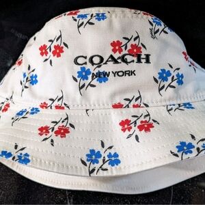 ~ NWT~ Coach women's Boardwalk Floral Print Bucket Hat CU360 M/L Embroidery Logo